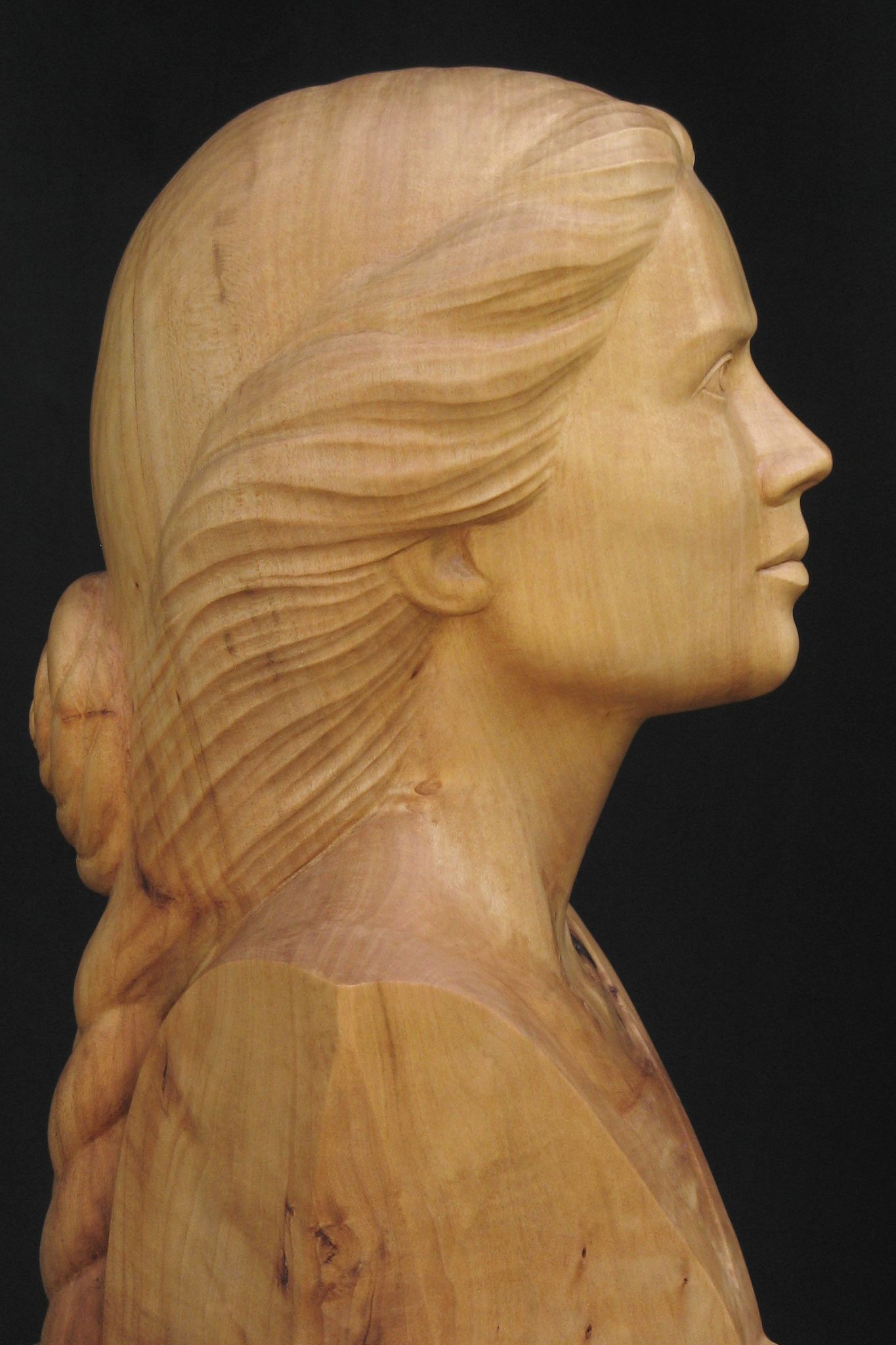 Guinevere, beeld van hout, portret, linker-voorkant